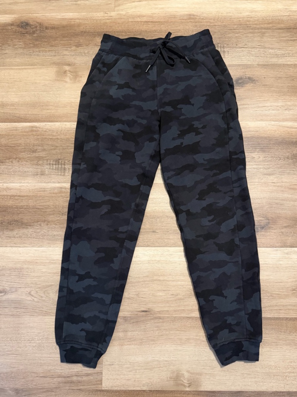 Lululemon Relaxed High-Rise Jogger Heritage 365 Camo Deep Coal size Small 28x28